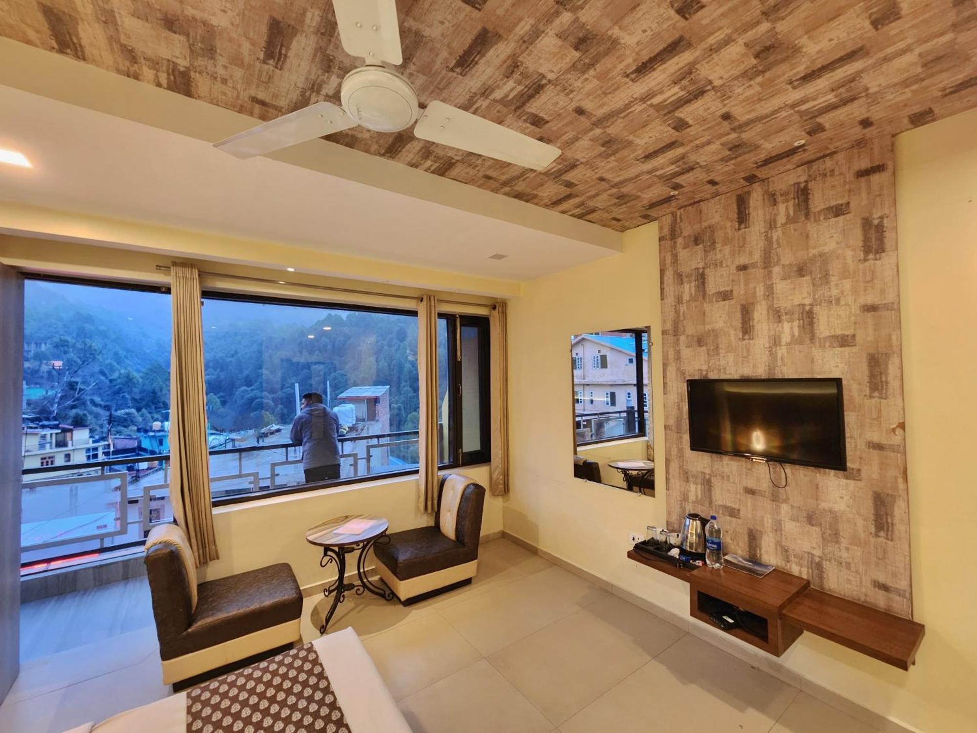 The White Orchid Dalhousie Hotel Exterior photo